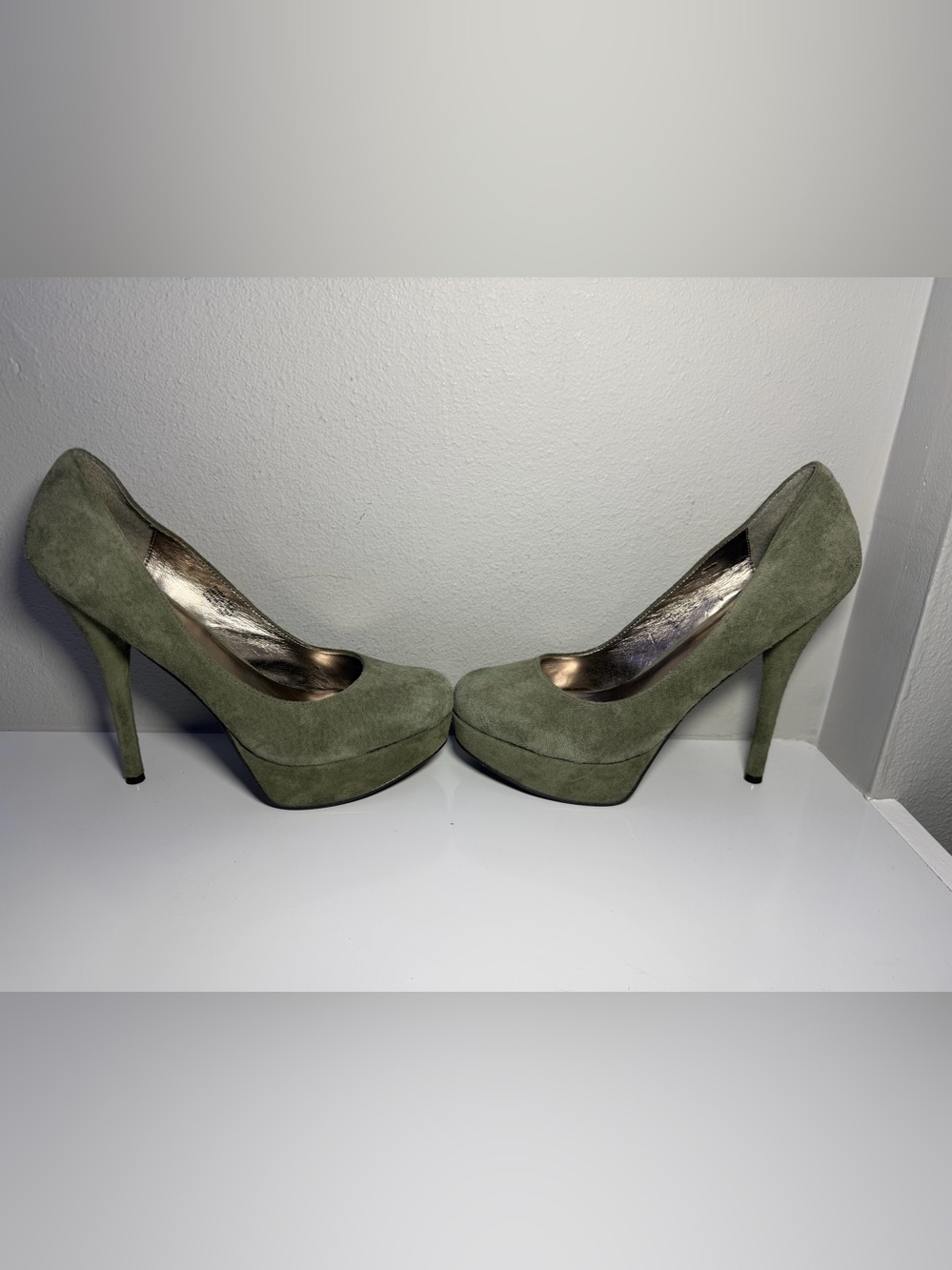 Zigi Soho Olive Suede Platform Pumps - Women's Heels